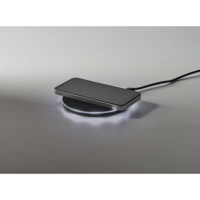 BURNELL. Superfast 10W wireless charger in ABS